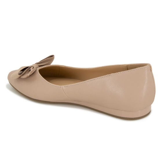 NWOB~ KENNETH COLE REACTION Lily Bow Pointed Toe Flat SIZE 6 - Picture 2 of 6